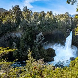 Salto de Huilo Huilo sur Patrick Schwarzbach