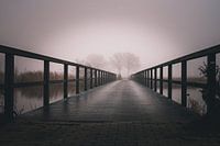 Brug in de mist
