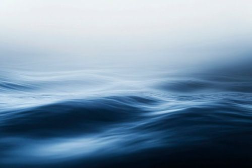 De douces vagues dans une douce lumière