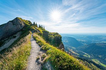 Wanderweg zum Hochgrat mit Blick auf Oberstaufen
