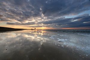 Coucher de soleil sur la plage sur Antwan Janssen