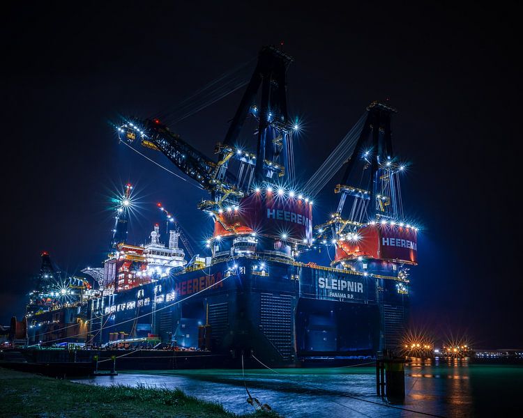 Sleipnir und Thialf im Hafen von Rotterdam von Dennis Donders
