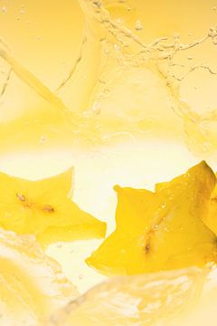 Star fruit splashed 3 by Marc Heiligenstein