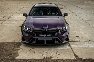 BMW M5 Touring G99 Daytona Violet Metallic van Bas Fransen