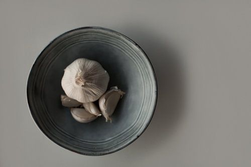 garlic in a dish