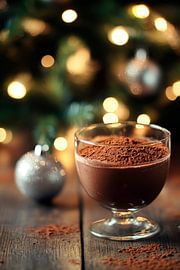 Schokoladenpudding vor festlichem Hintergrund von Poster Art Shop
