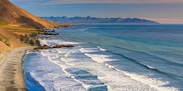 Eastern coastline on Iceland near Djupivogur by Henk Meijer Photography