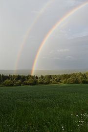 Ein Regenbogen nach dem Sturm von Claude Laprise