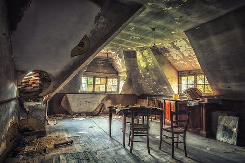 Oud school lokaal in een verlaten villa