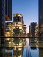 Düsseldorf in der Abenddämmerung