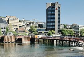 The Primitivo container tower on the Limmat by Hermann Müller