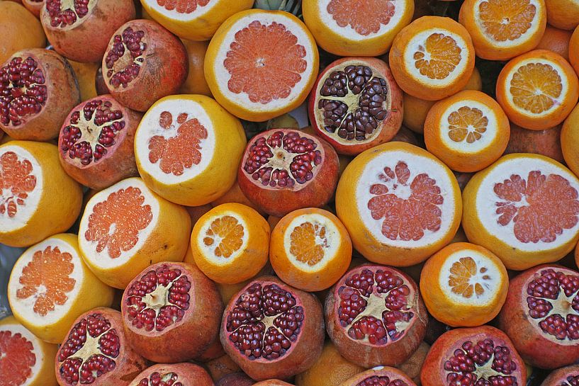 Delicious fresh fruit full of vitamines von Gert van Santen