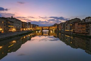 Ponte Vecchio in de ochtend van Robin Oelschlegel