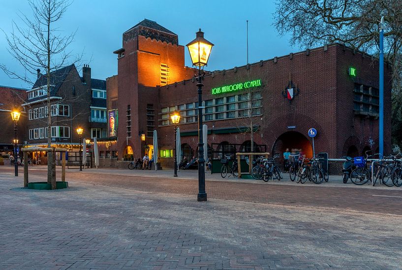 Louis Hartlooper Complex, voormalig politiebureau Tolsteeg, Utrecht. van Russcher Tekst & Beeld
