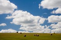 Wolken über einem Feld in Nordfrankreich von Jim van Iterson Miniaturansicht