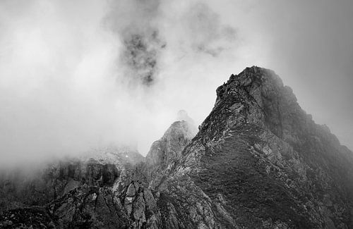 Mystische Ammergauer Alpen in Schwarz-Weiß