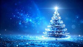 Kerstboom tegen een blauwe achtergrond