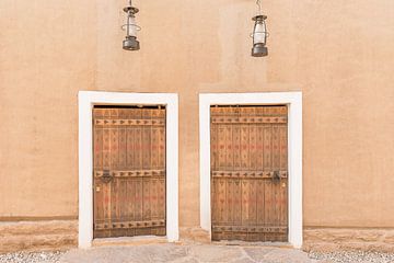 Poorten naar de geschiedenis: Arabische deuren in Al-Diriyah van Photolovers reisfotografie