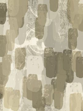 Abstracte penseelstreken in neutraal beige, taupe en wit. van Dina Dankers