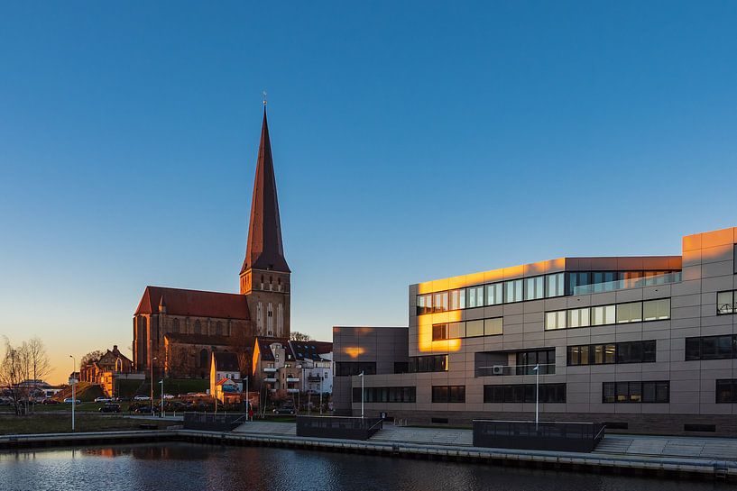 City port in the morning time in Rostock, Germany van Rico Ködder