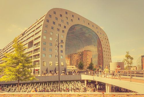 Vintagelook van de Markthal in Rotterdam