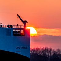 Schip van de ondergaande zon