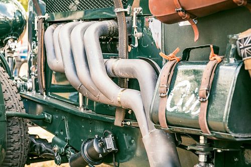 Exterieurdetails van een Bentley uit 1930 in British racing green
