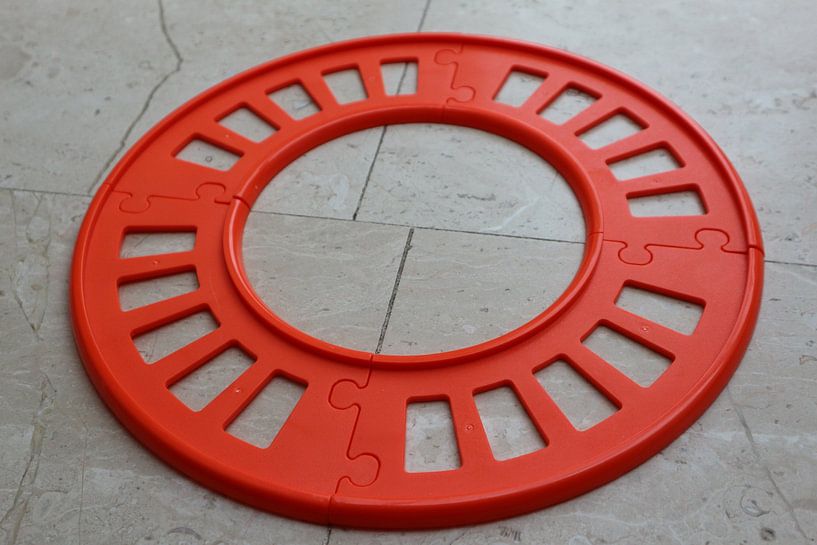 Toy train track without train by hou2use