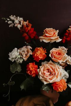 Peach and Coral Roses van Collart & Willems