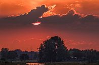 Zonsondergang boven de Betuwe van Hans Hoekstra thumbnail