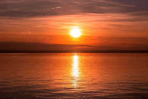 BODENSEE : ZONSONDERGANG IN FRIEDRICHSHAFEN