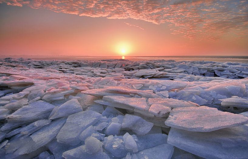 Creeping ice by John Leeninga