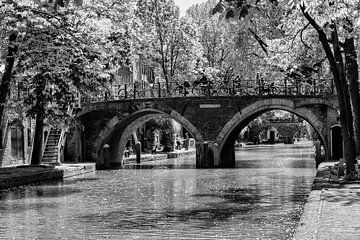 De Hamburgerbrug in Utrecht in zwart-wit (2) van De Utrechtse Grachten