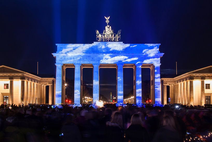 Wolkenprojektion auf das Brandenburger Tor von Frank Herrmann