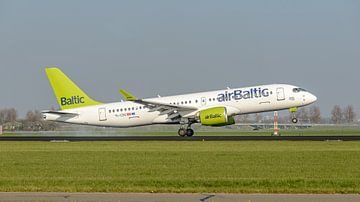 Landung der AirBaltic Bombardier CS300. von Jaap van den Berg