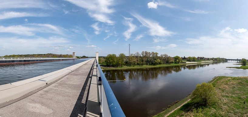 Kanalbrücke Magdeburg by Richard Wareham