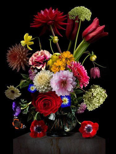 Ode to The Heem - Still Life with Flowers in a Glass Vase by Fine Art Flower - Artist Sander van Laar