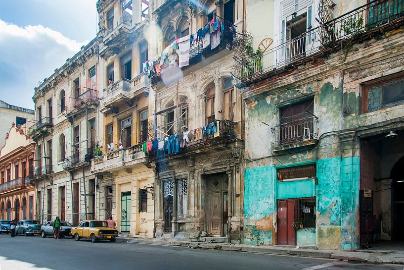 Colorful Havana, colorful 4 by Corrine Ponsen