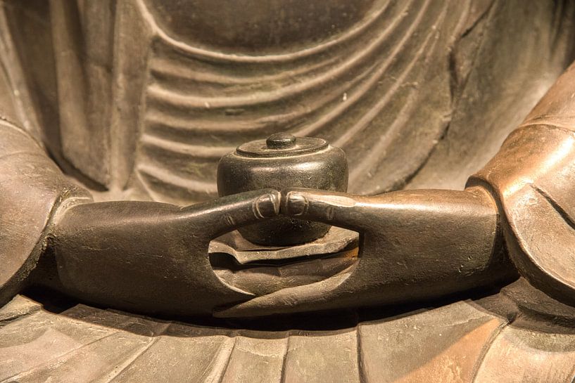 handen in meditatiehouding, dhyana mudra, Japanse Buddha van Jan Fritz