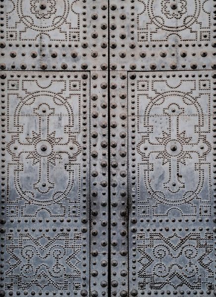 Poort van de kerk van Niek Traas