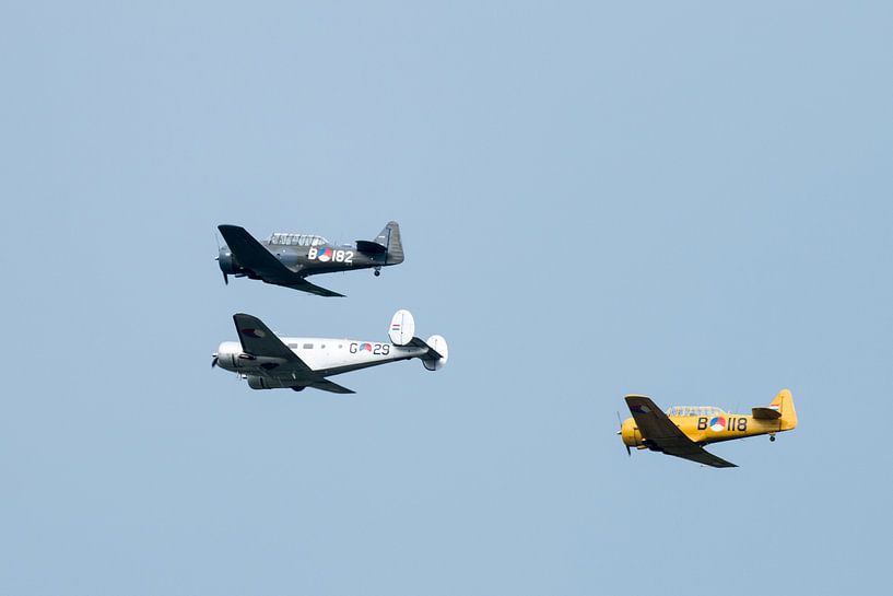 Historic flight Koninklijke Luchtmacht by Wim Stolwerk