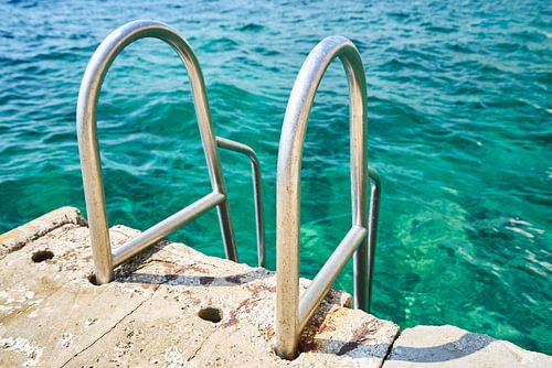 Toegang tot helderblauw water