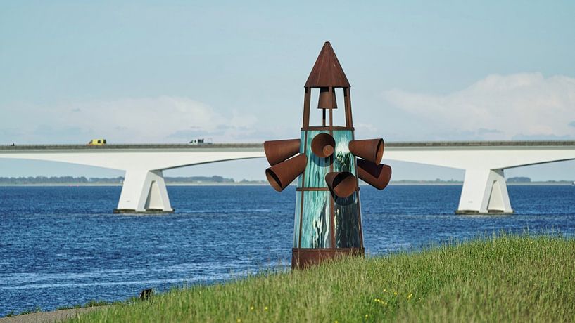 Monument voor de Verdronken Dorpen van Zeeland bij de Zeelandbrug van Gert van Santen
