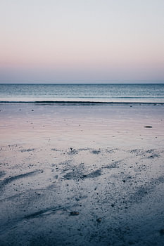 Die blaue Stunde an der bretonischen Küste
