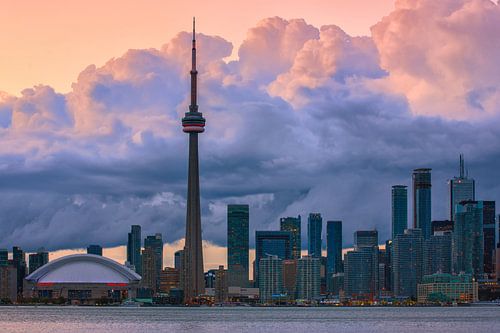 Wolken boven de Toronto Skyline