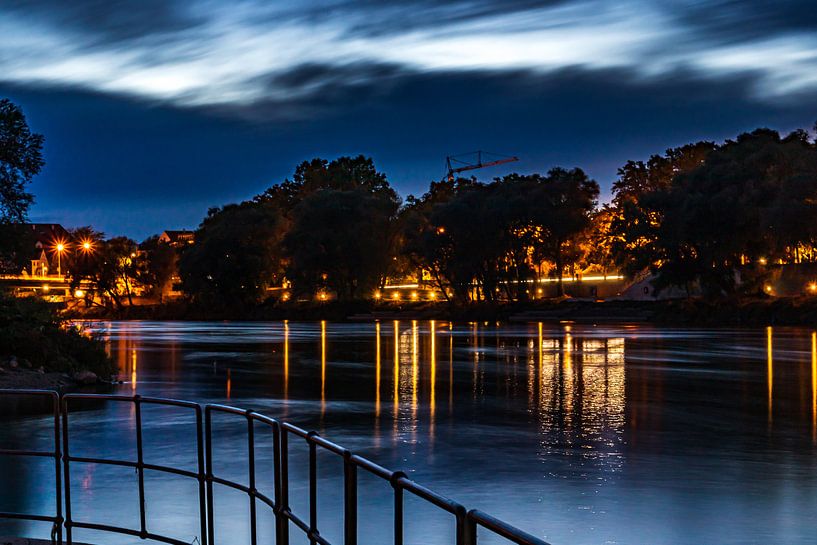 Danube at night by Oguz Özdemir