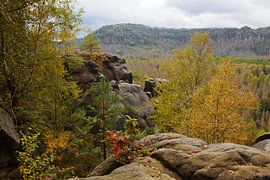 Blick vom Eingang Schneiderloch am Kuhstall (Sächsische Schweiz / Elbsandsteingebirge) von t.ART