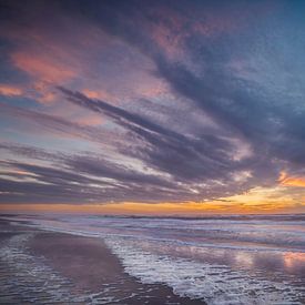 sunset on the beach of Texel by Lia Hulsbeek Brinkman