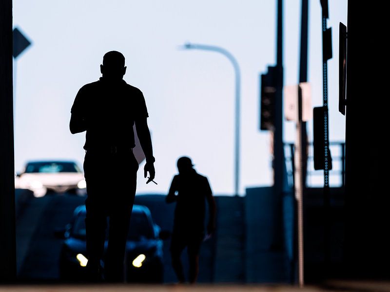 Silhouette avec une cigarette à Los Angeles par Rutger van Loo