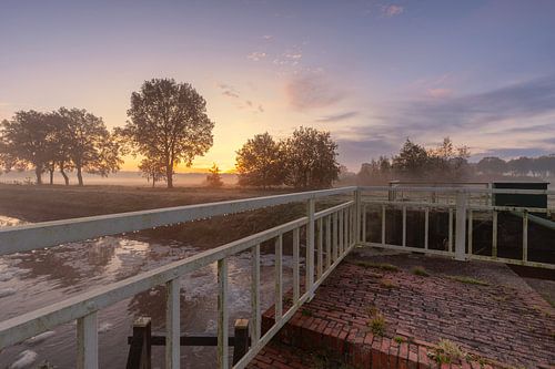 Zonsopkomst over het land bij Borger